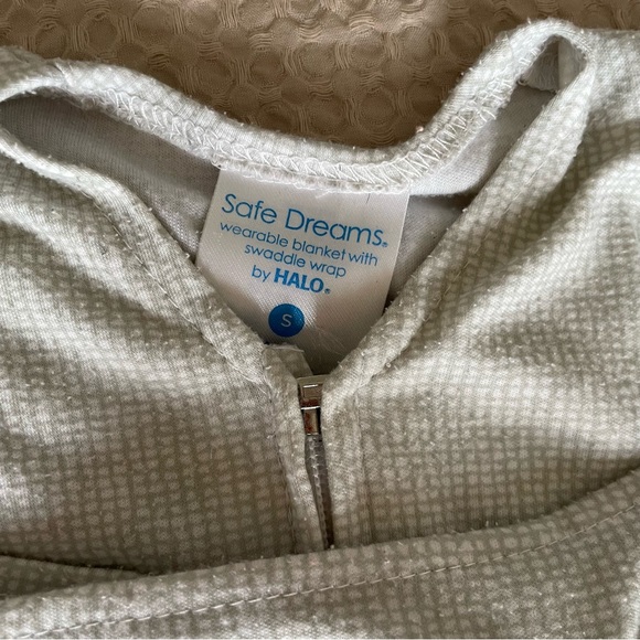 Halo SleepSack Swaddle, Small, up to 18 lbs - Picture 3 of 3